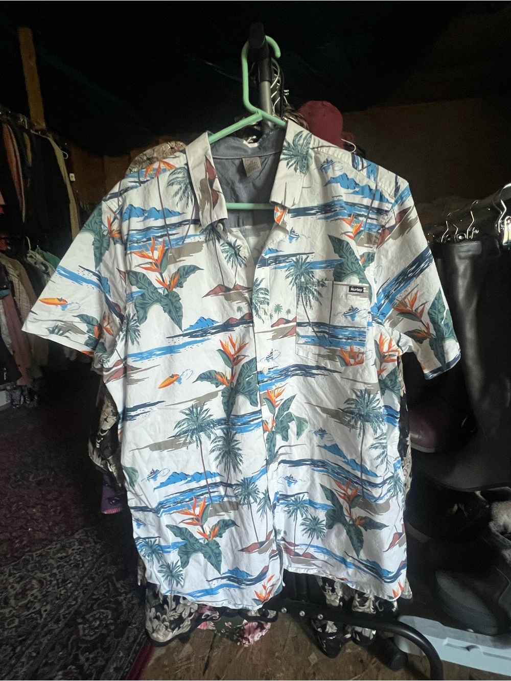 Hurley XL White Button-Up Shirt with Teal and blue Accents